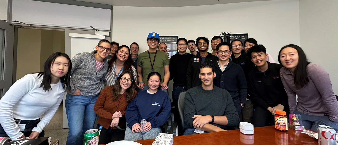 Tontonoz Lab group photo.